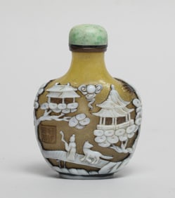 Chinese Overlay Glass Snuff Bottle
