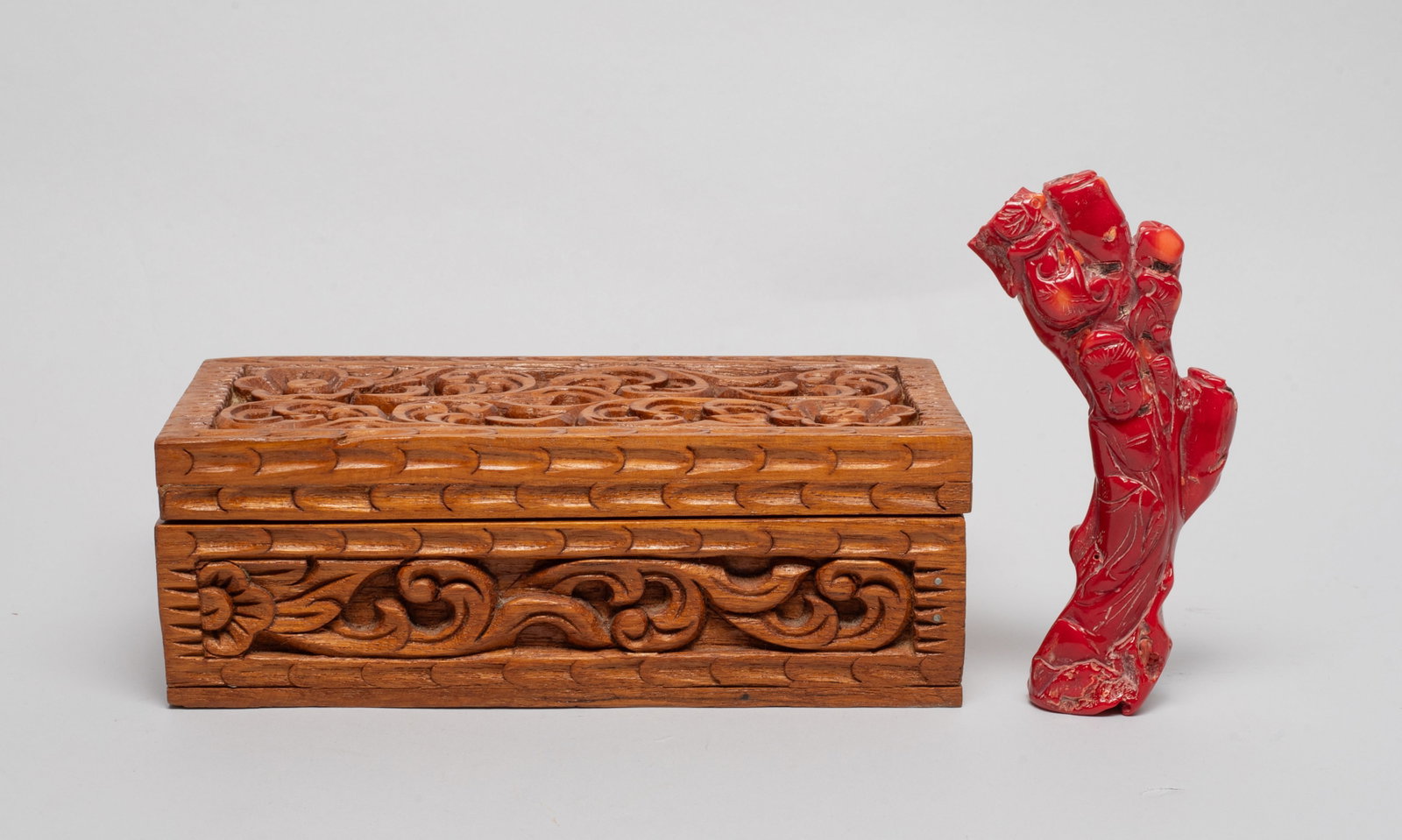Estate Chinese Sculpture w/ Box: The sculpture carved with an elegant female and lingzhi, with a box carved with flowers. Approx. 5.3*1.5*0.75 inch (w/o box).