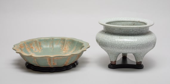Two Chinese Export Porcelains