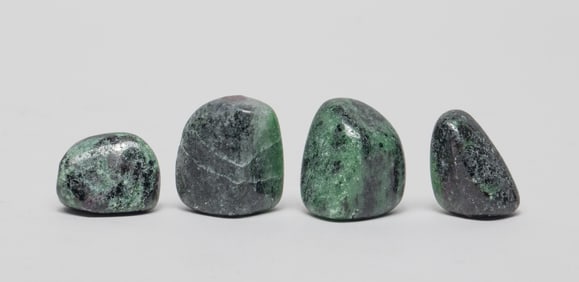 Set Collectible Ruby Nature Stones