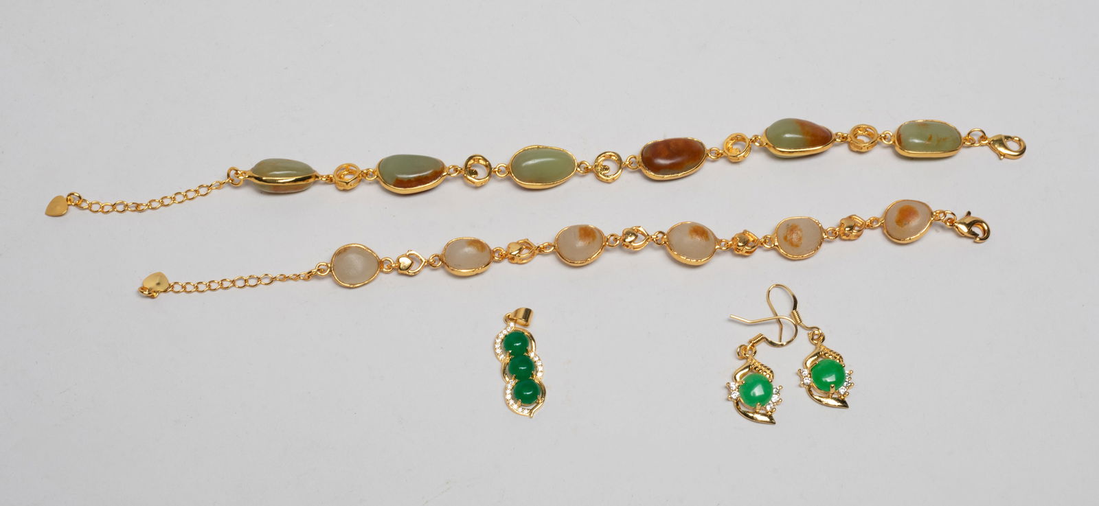 Estate Set Chinese Russet Jade Bracelets & Pendant (1 of 13)