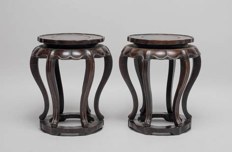 Two Chinese Export Tall Wood Table Stands: A pair of Chinese wood carved table stands, each carved with five cabiole legs supporting a lobed falt top. Approx. 7.8*7 inch (each).