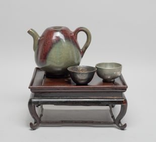 Chinese Export Porcelain Tea Pot w/ Stand