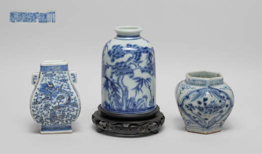 Chinese Export Porcelain Writing Wares: Three Chinese blue and white porcelain cabinet vases, one exterior painted with three medallions of fish among water plants, one painted with dragons amidst scrolls, marked six characters on the botto