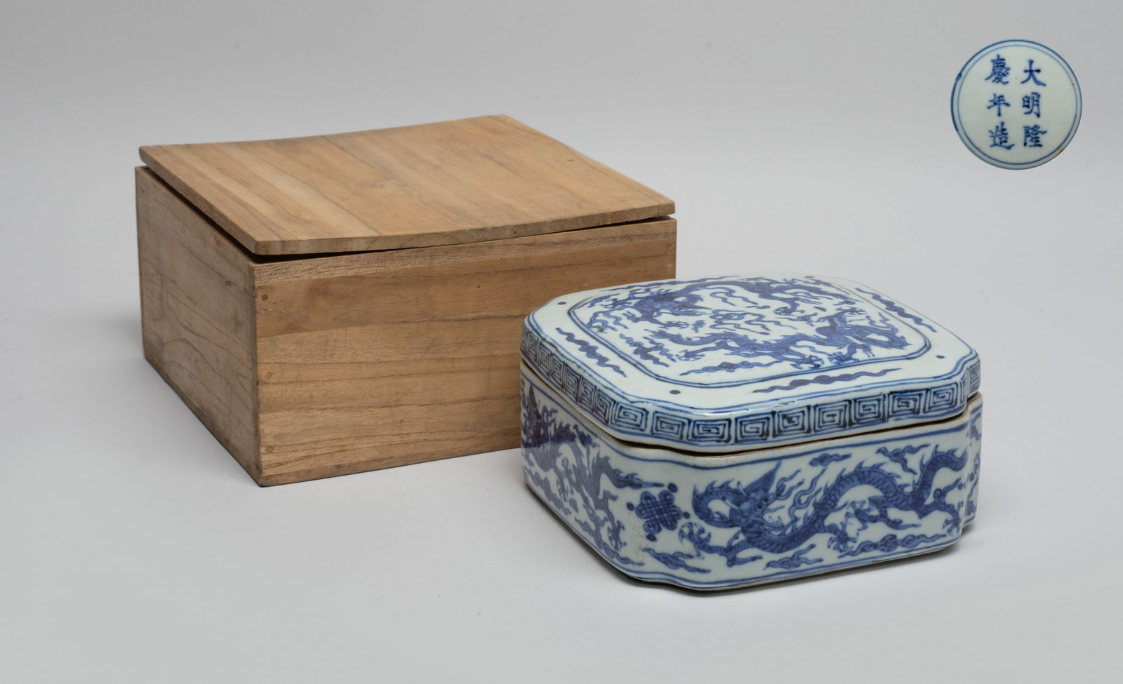 Estate Chinese Large Porcelain Box (1 of 12)