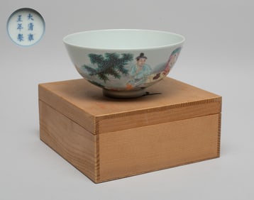 Estate Chinese Famille Rose Porcelain Bowl