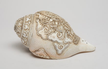 Chinese Sino-Tibetan Shell Horn