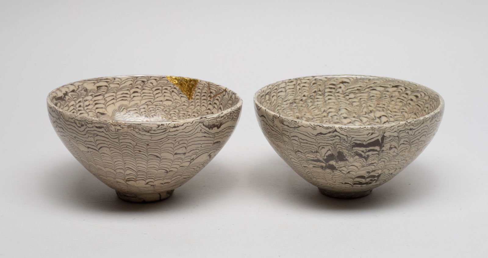 Two Chinese Glazed Porcelain Tea Bowls (1 of 12)