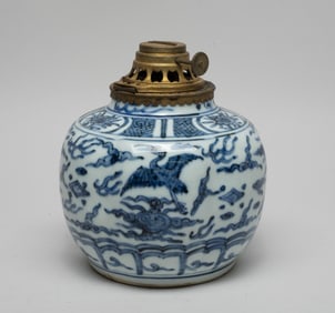 Chinese Export Porcelain Fire Lamp