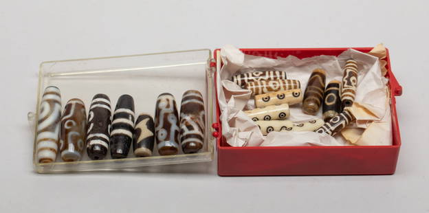 Chinese, Tibetan Dzi, Agate Beads Collections: Large set of Chinese / Tibetan dzi beads and agate beads, with a box. Approx. 1.87 inch L (largest).