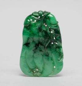 Estate Chinese Jade Like Pendant