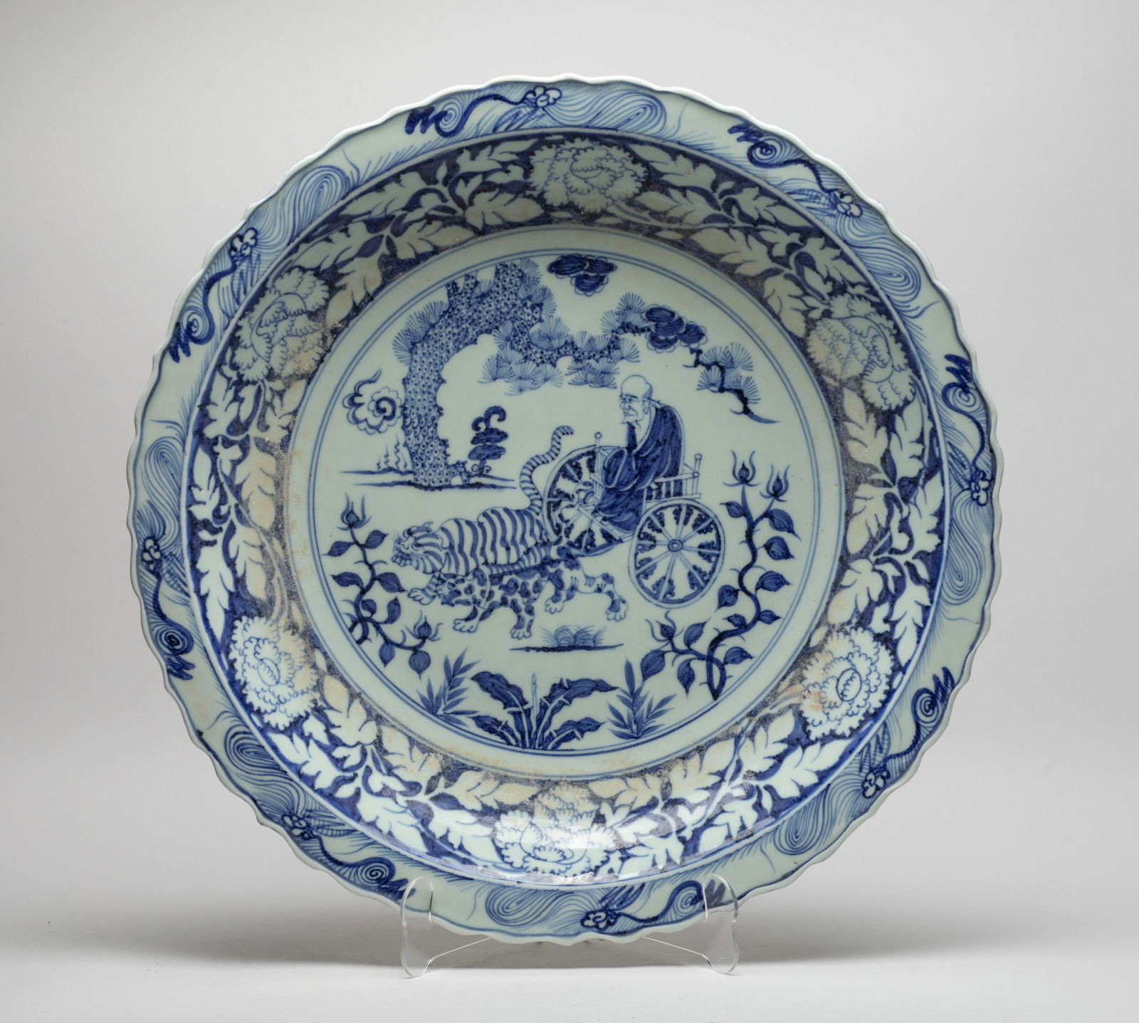 Large Chinese Export Porcelain Charger (1 of 12)