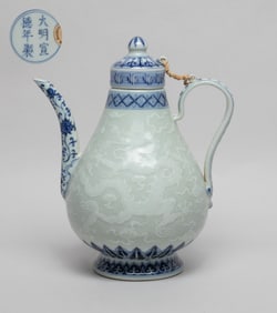 Chinese Export Porcelain Pot