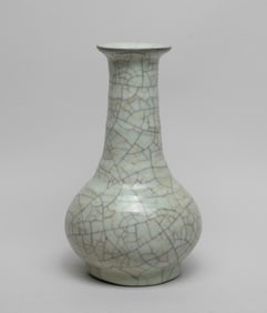 Chinese Ge Type Porcelain Cabinet Vase