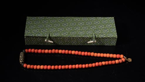 Collectible Chinese / Tibetan Dzi Bead Necklace