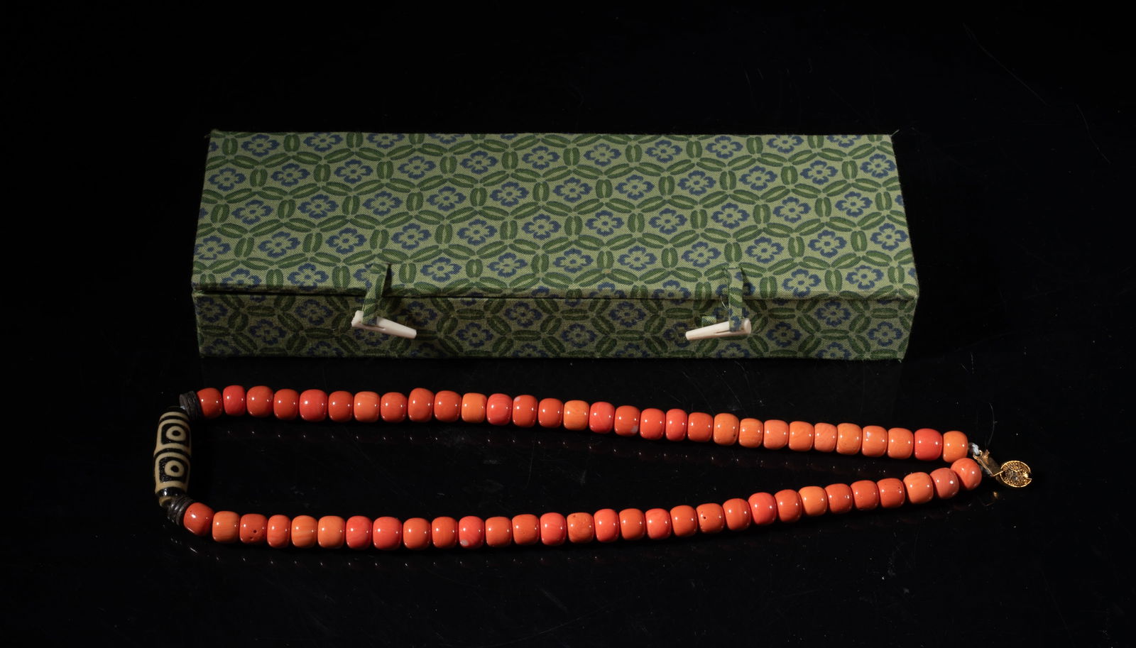 Collectible Chinese / Tibetan Dzi Bead Necklace (1 of 9)