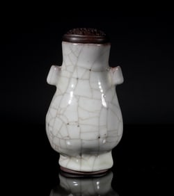 Chinese Kuan Ware Porcelain Cabinet Vase