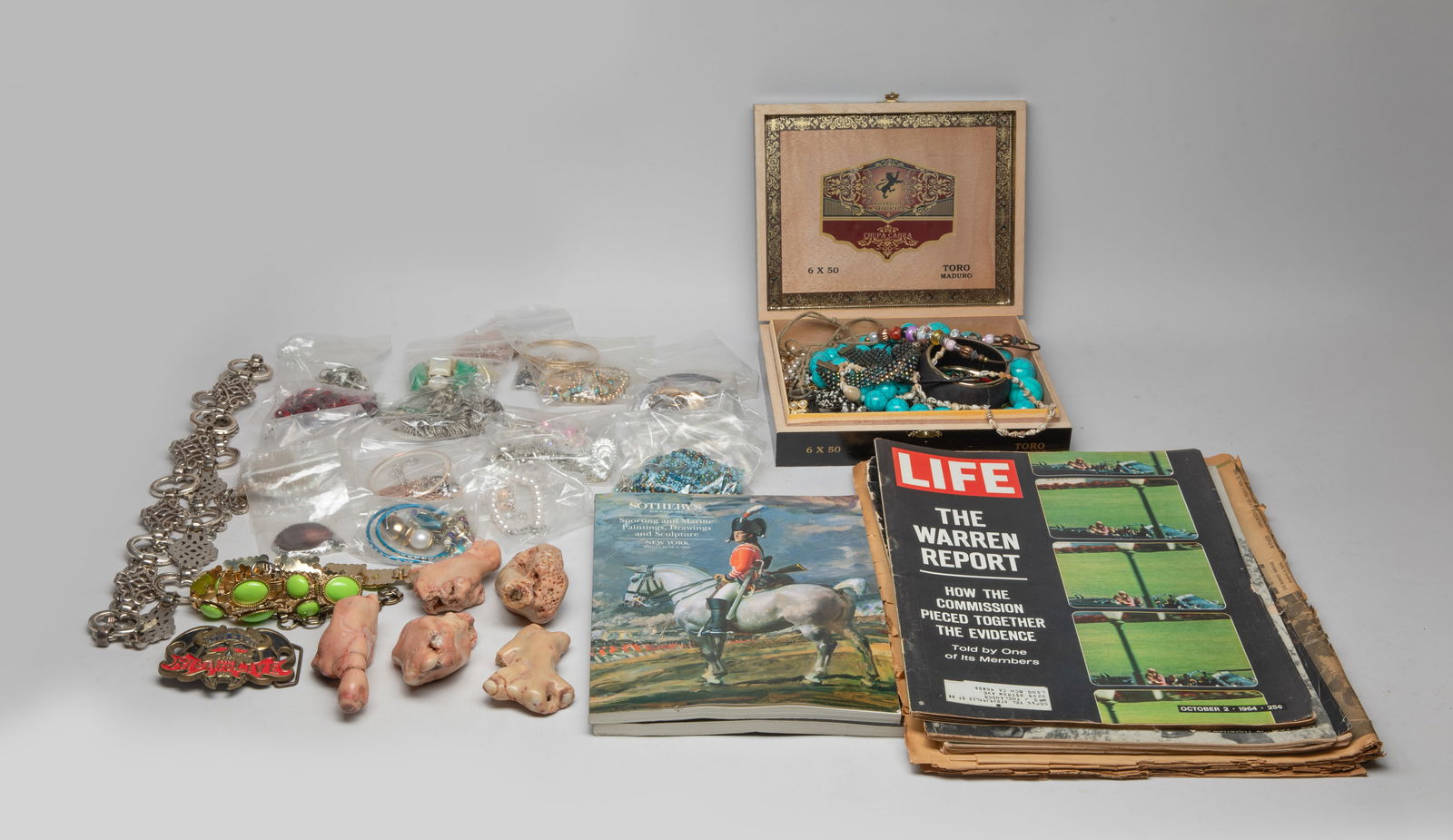 Set Designed Jewelry, Books, Stones (1 of 14)