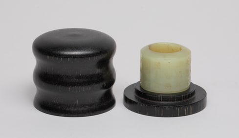 Estate Chinese Jade Thumb Ring w/ Case