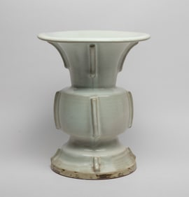 Large Chinese Export Porcelain Vase