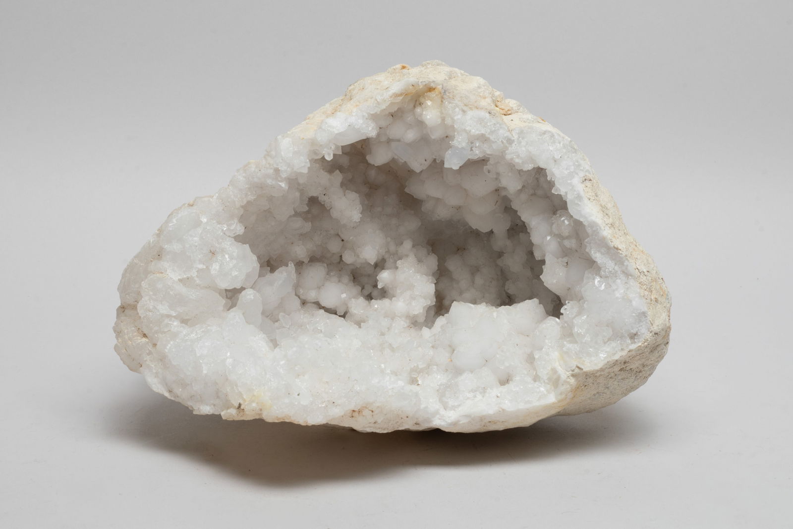 Collectible Rock Crystal Geode Cave: Collectible rock crystal geode cave. Approx. 8.5*6*5.7 inch.