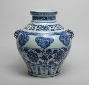 Large Chinese Export Porcelain Vase