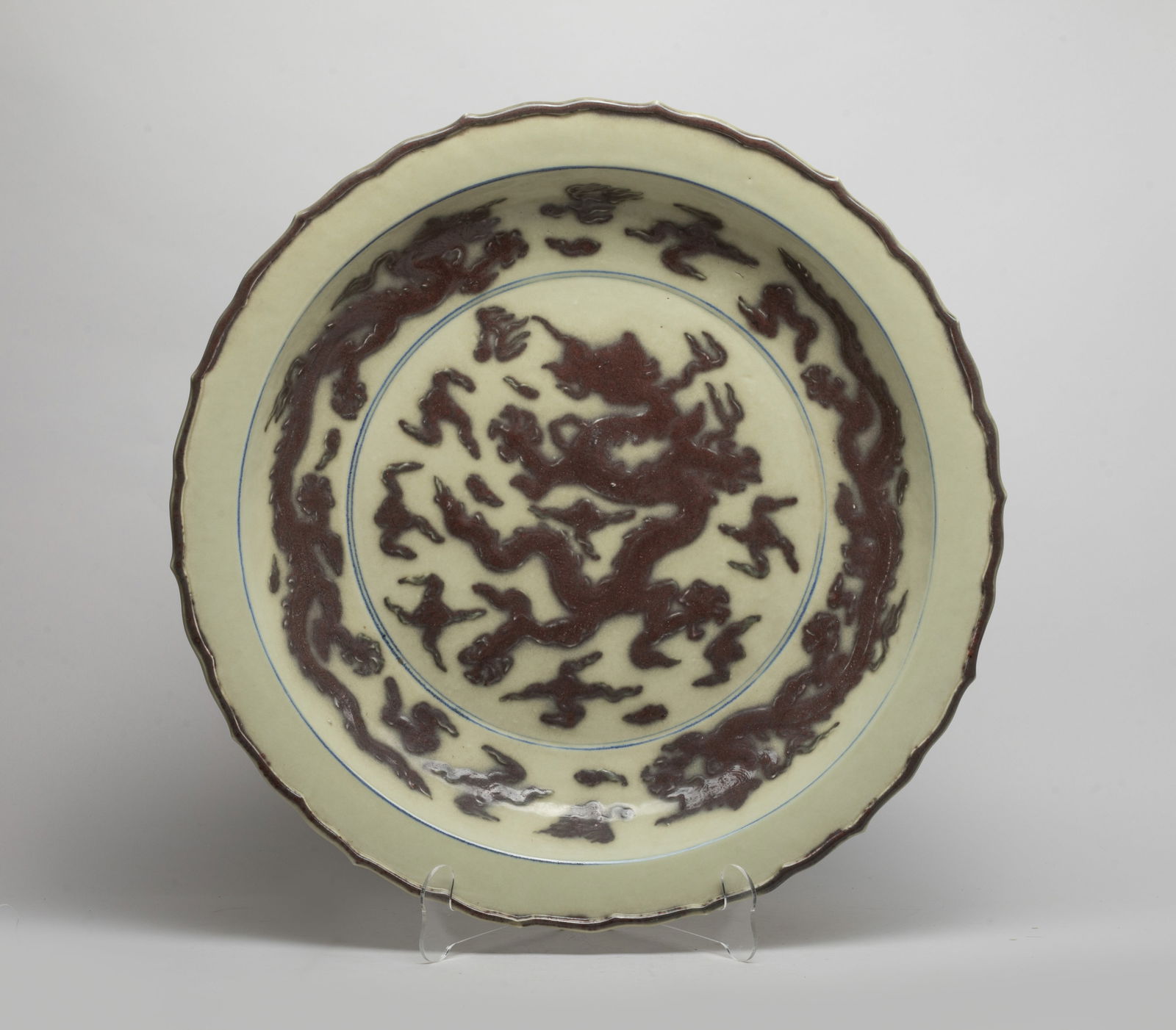 Estate Large Chinese Export Porcelain Charger (1 of 13)