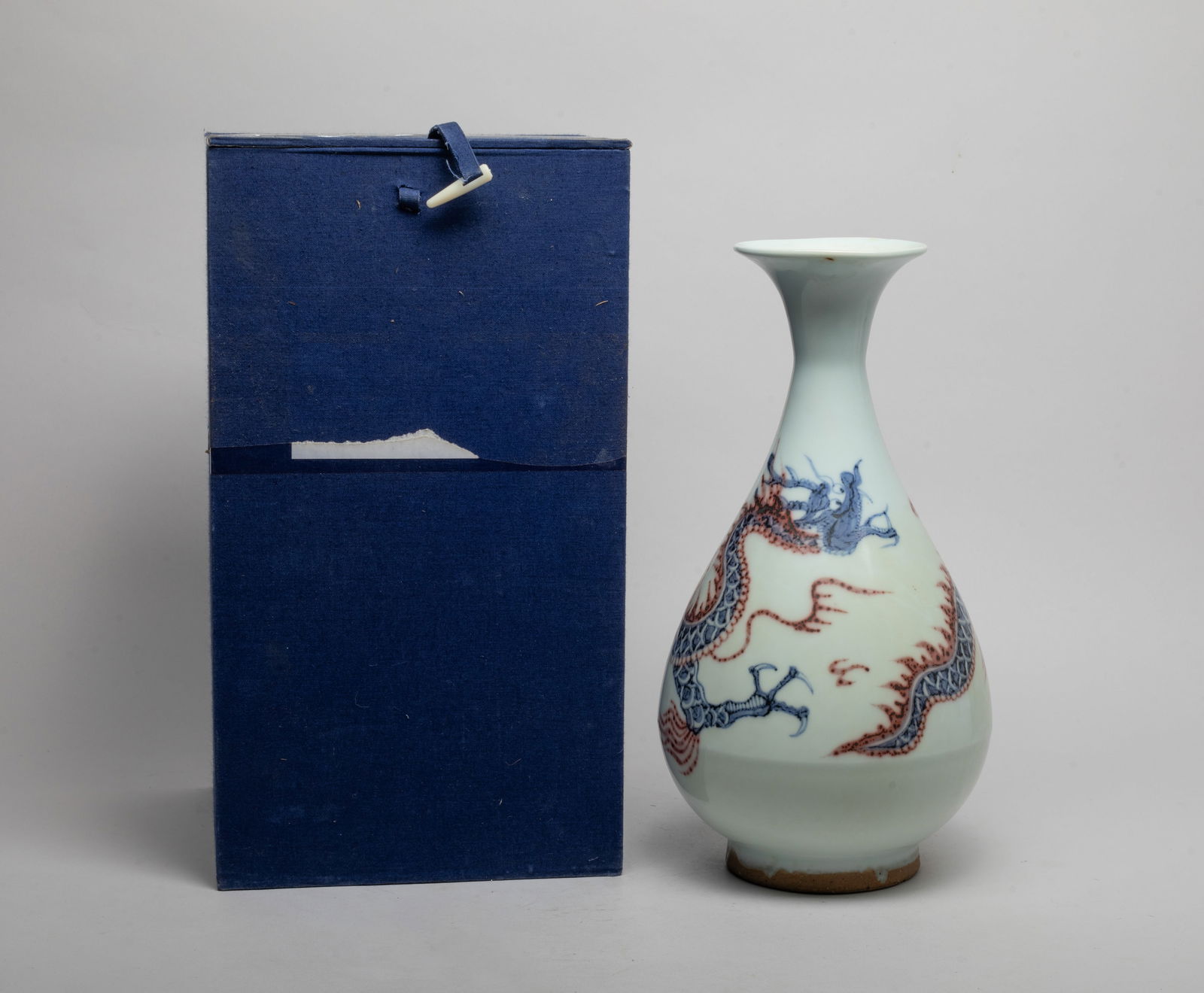 Collectible Chinese Export Porcelain Vase (1 of 14)