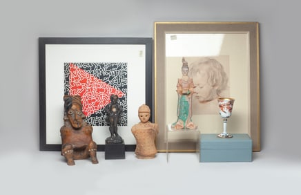 Estate Vintage Wall Hangings & Decors