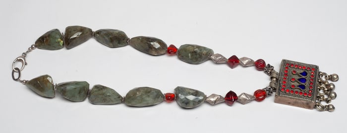 West Asian Moon Like Stone Necklace