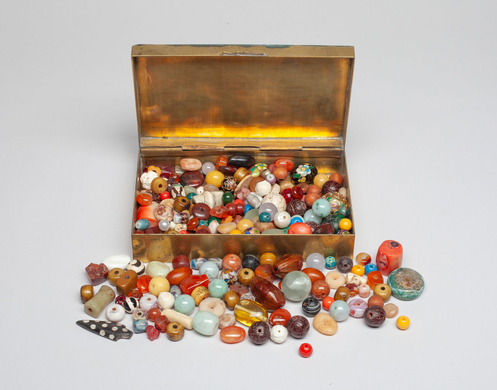 Estate Large Set Chinese Export Mixed Beads (1 of 12)