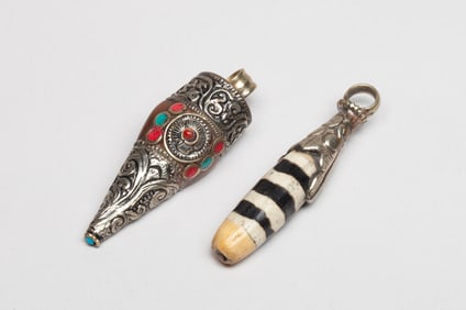 Tibetan Dzi Bead Pendant, Point Pendant