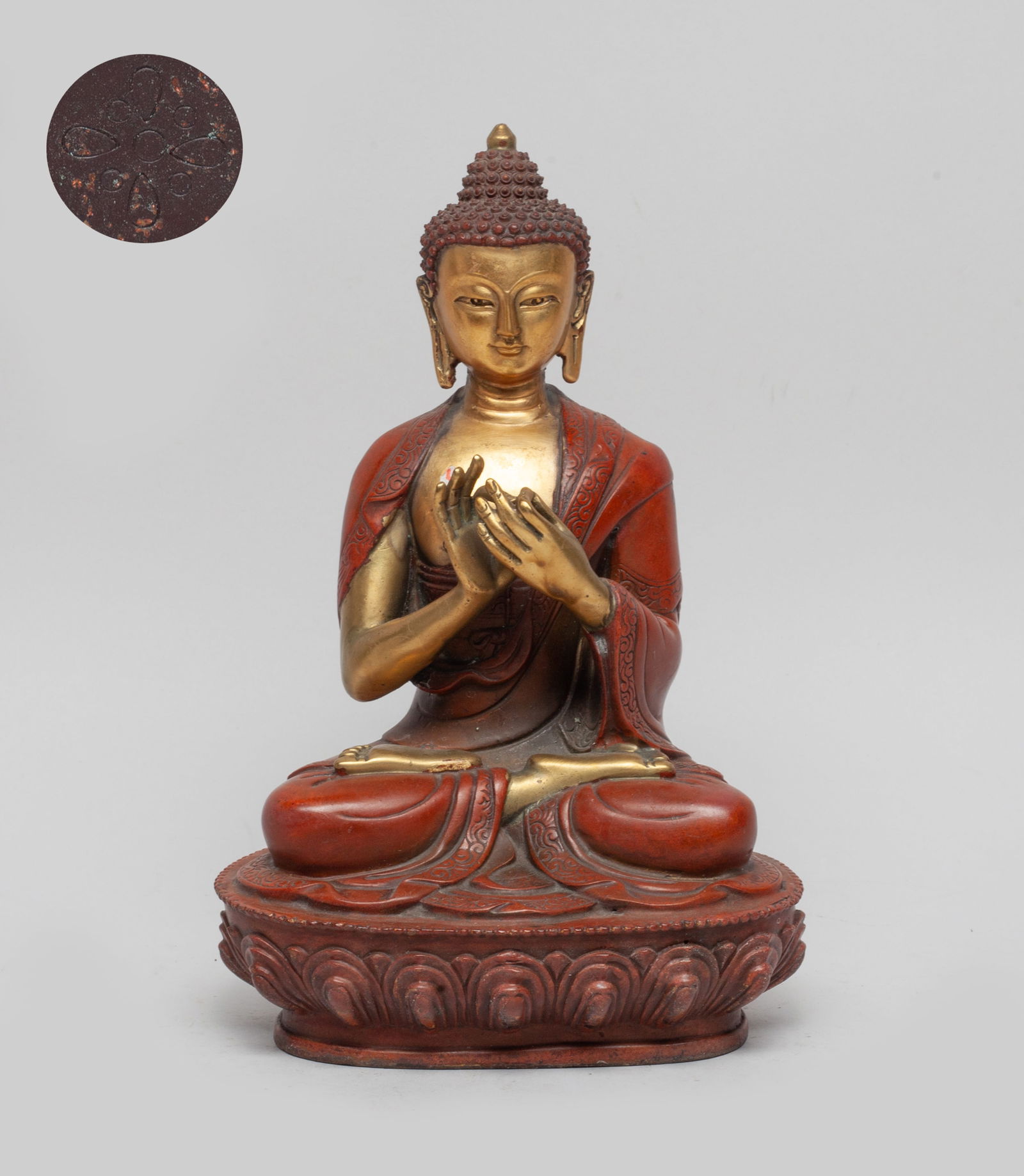 Chinese Bronze Table Sculpture of Buddha (1 of 14)