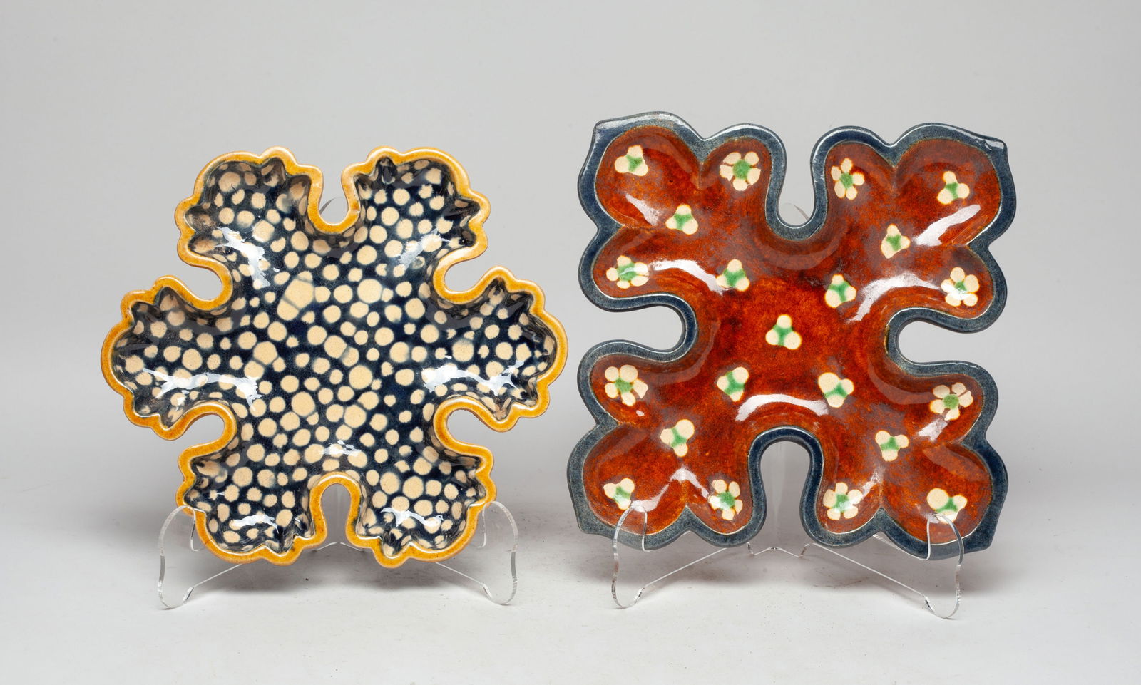 Two Chinese Sanchai Glazed Porcelain Plates (1 of 12)