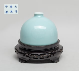 Chinese Bean Green Glazed Porcelain Water Pot