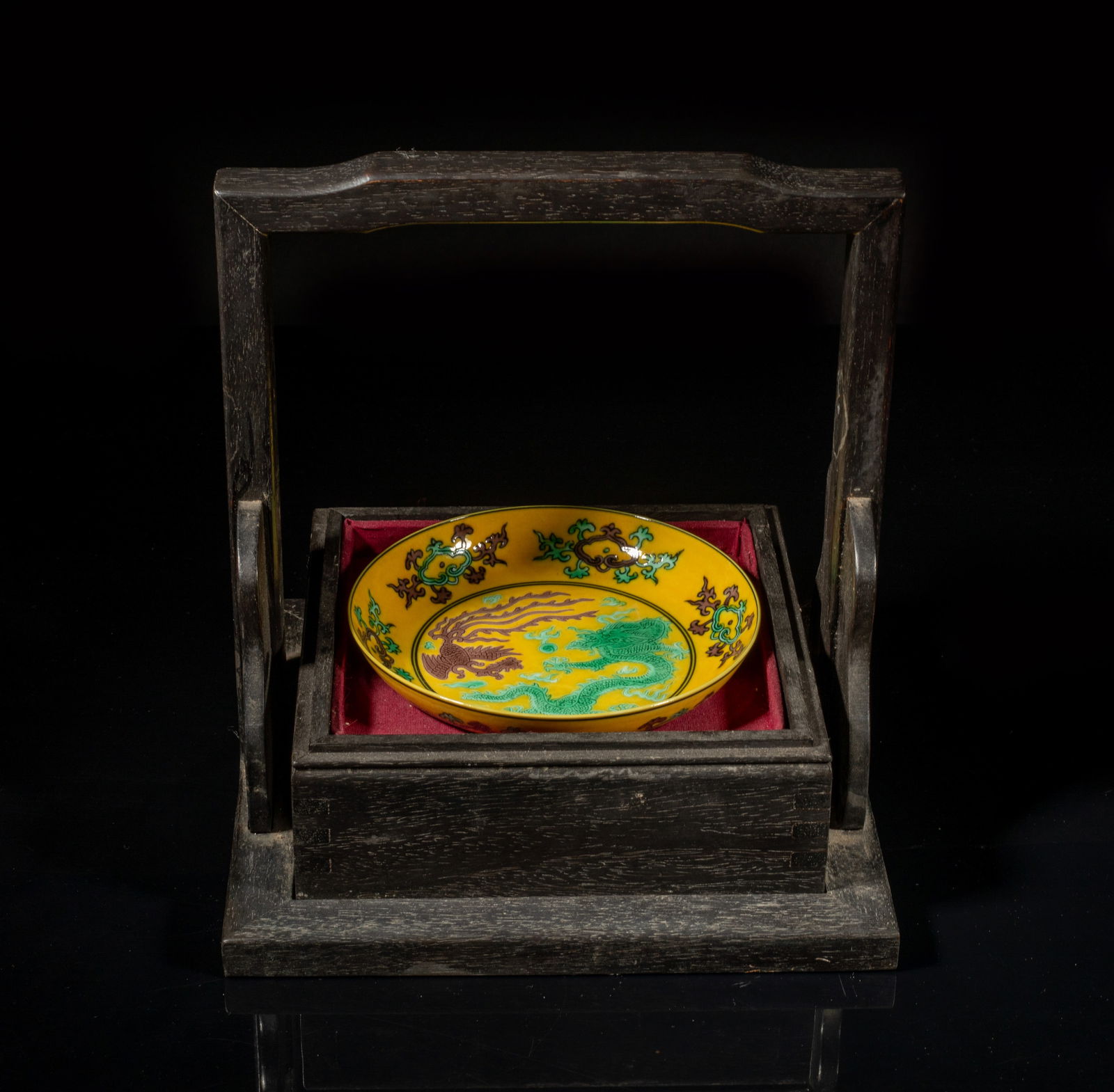 Chinese Export Porcelain Plate w/ Wood Base (1 of 15)