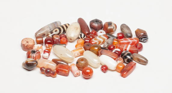 Estate Set Old Chinese Agate Beads Collections: Large set of Chinese agate beads. Size