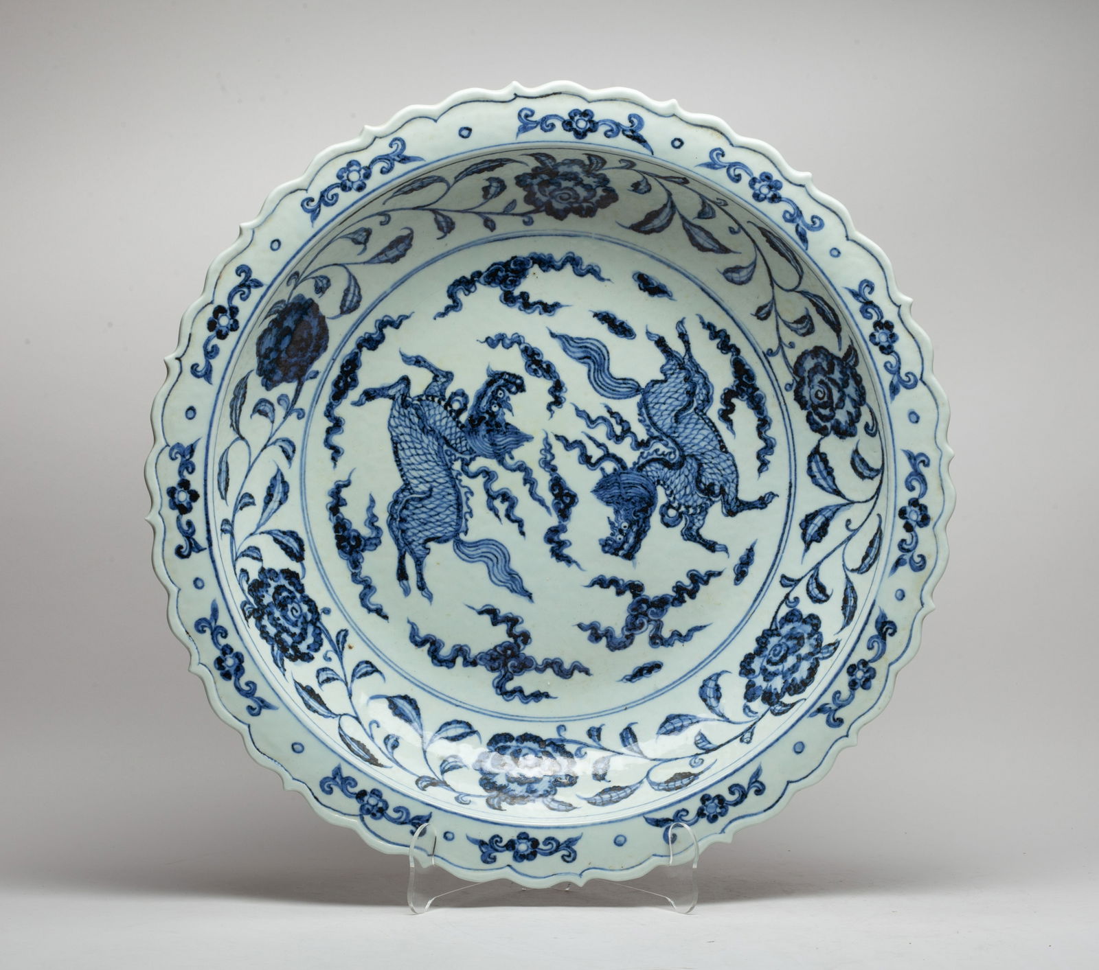 Large Chinese Export Porcelain Charger (1 of 12)