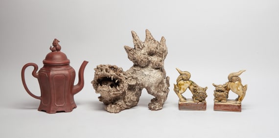 Chinese Yixing Zisha Tea Pot, Stoneware Foo Dogs