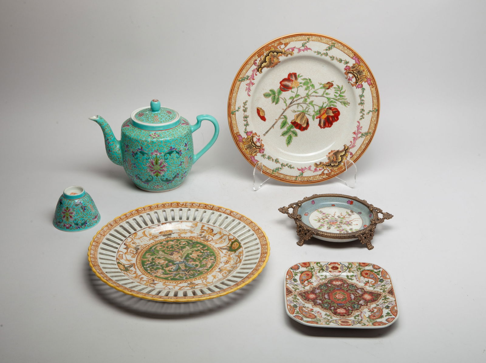 Set Vintage Chinese Export Porcelain Plates (1 of 9)