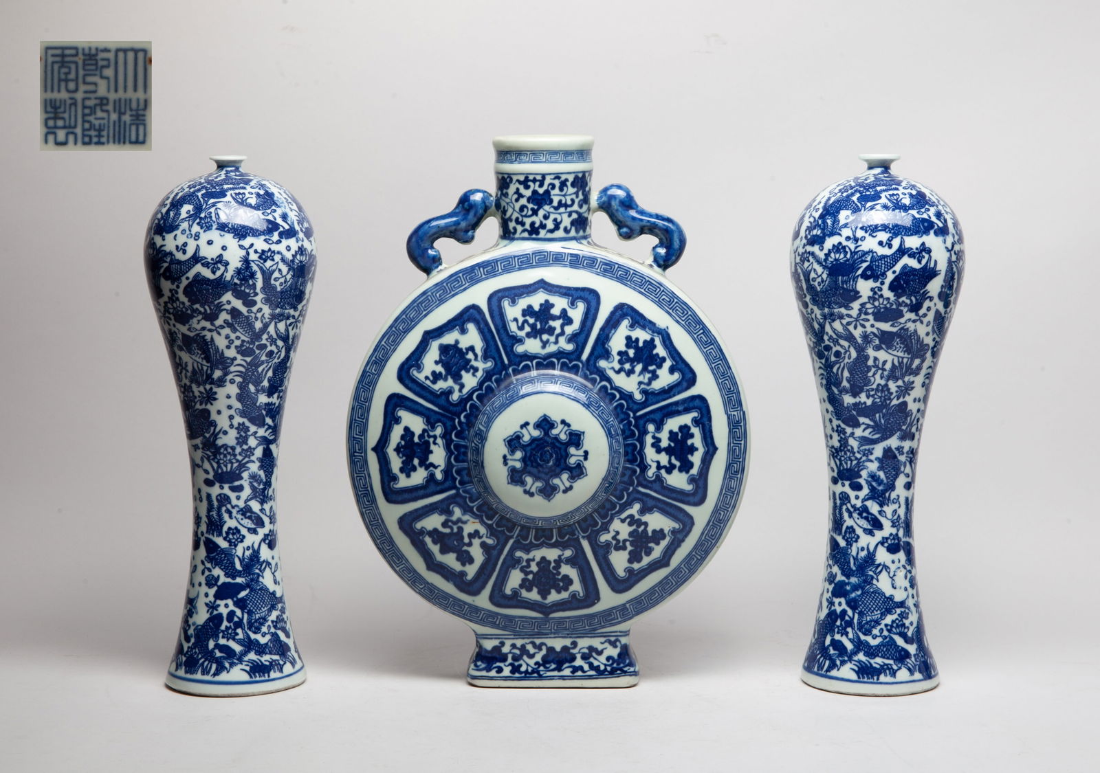 Set Chinese Export Porcelain Fireplace Vases (1 of 12)