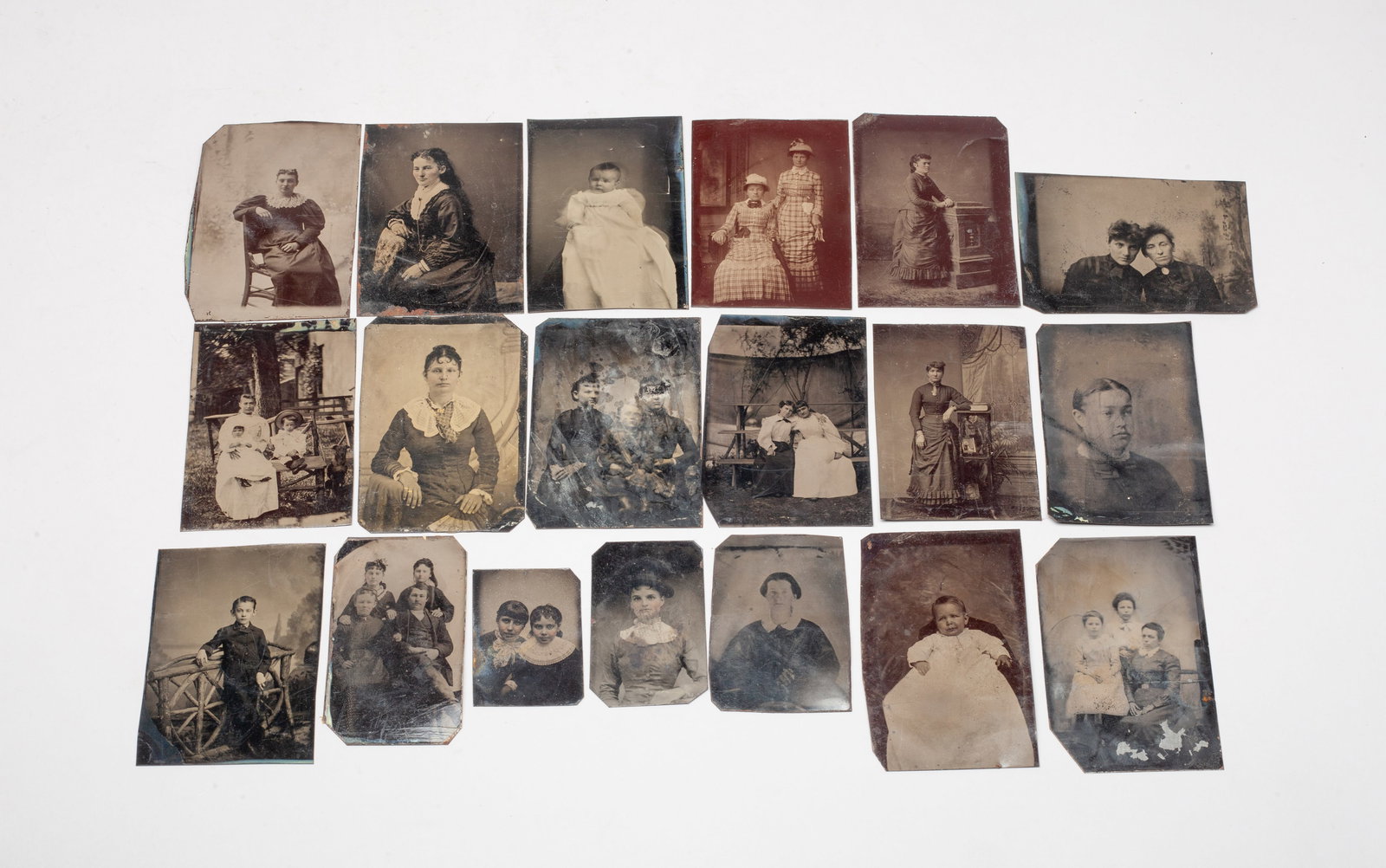 Estate Set Tin-Type Photos: Large group of vintage tintype photos. Size varies.