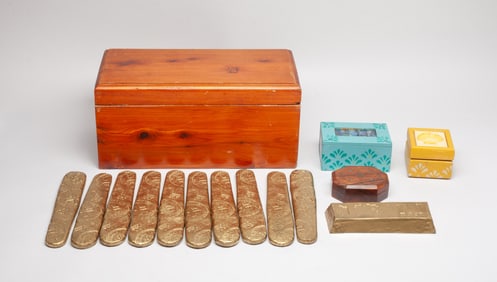 Large Vintage Box & Decors