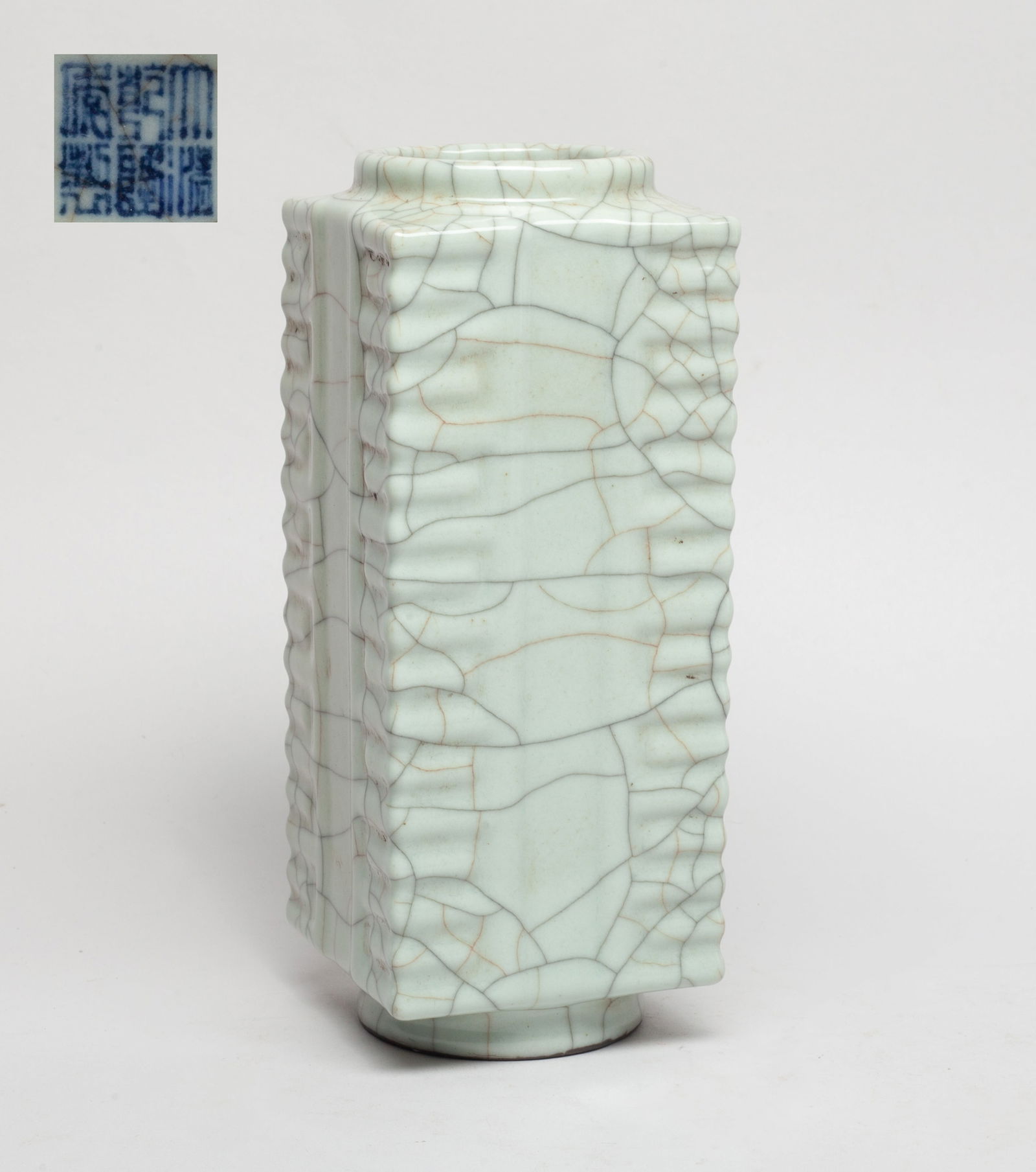 Chinese Ge Type Porcelain Cabinet Vase (1 of 12)