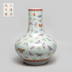 Large Chinese Export Porcelain Vase