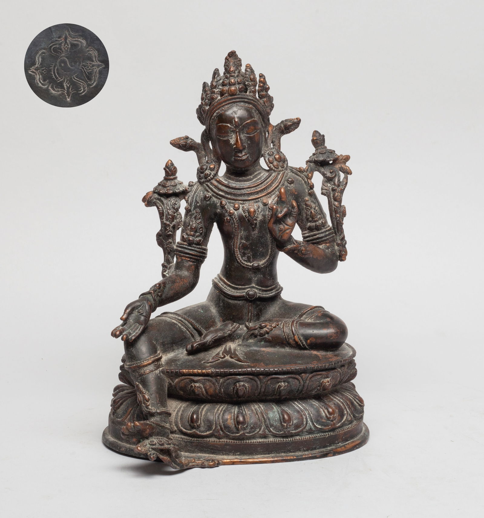 Chinese Bronze Sculpture of Buddha (1 of 18)