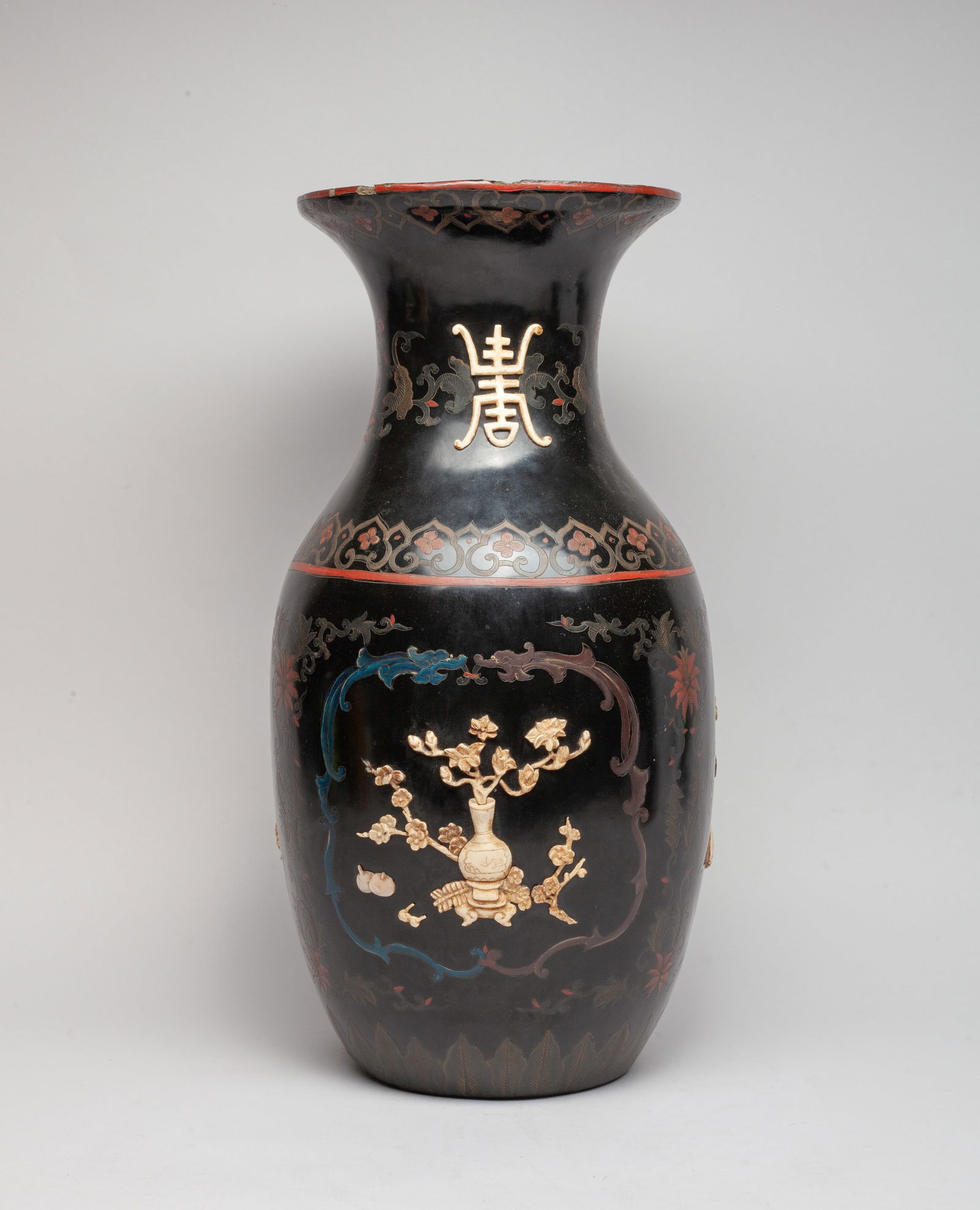 Chinese Export Lacquer Vase (1 of 16)
