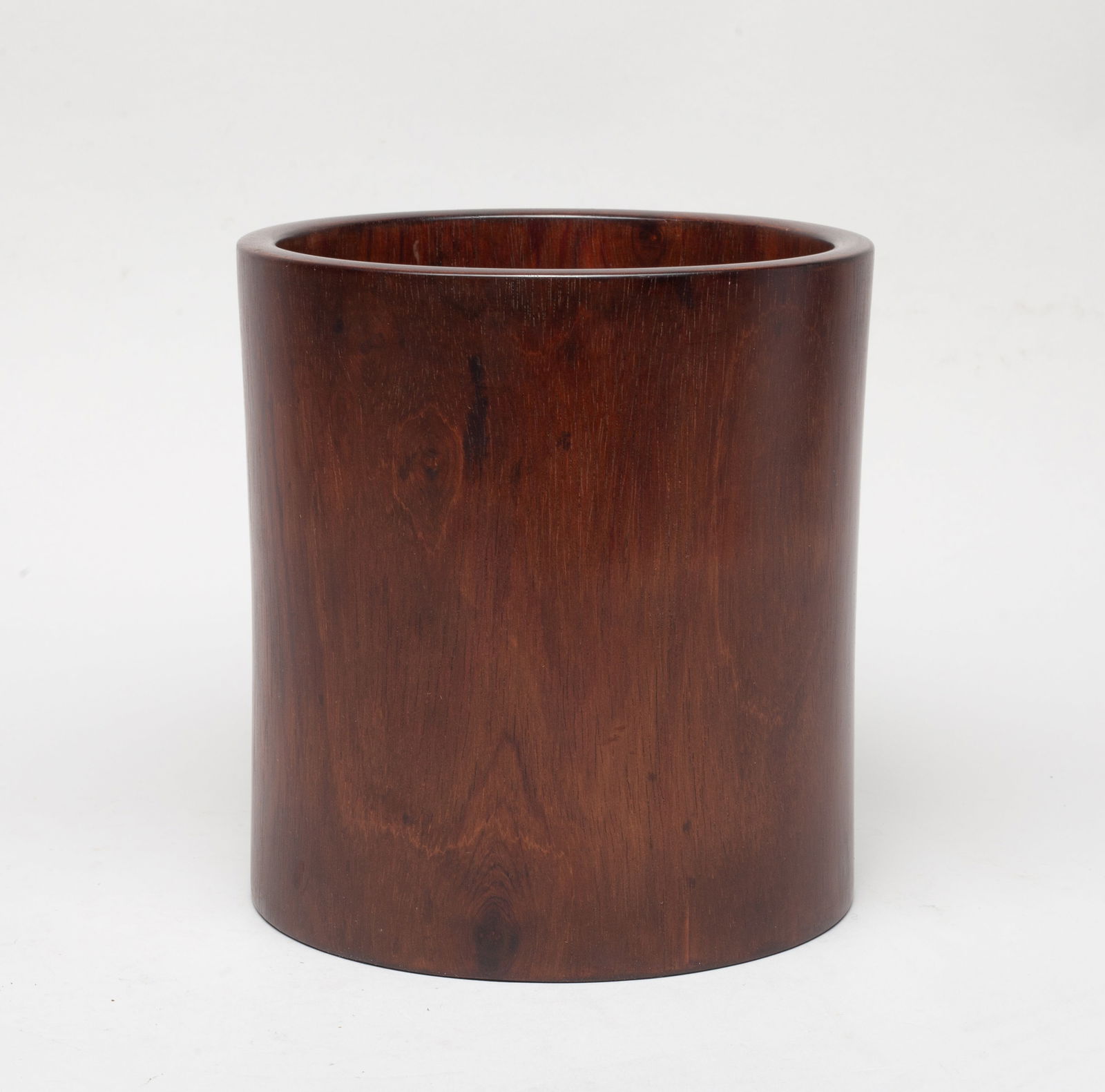 Estate Chinese Wood Carved Brush Pot: Collectible Chinese wood carved brush pot, of cylindrical form. Approx. 6.6*6.2 inch.