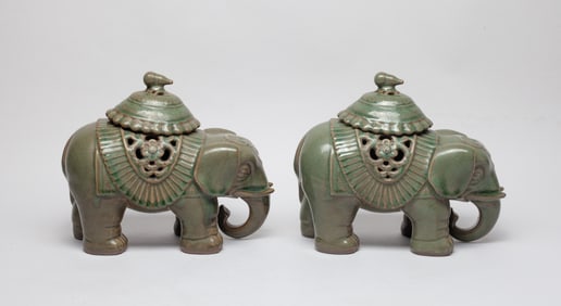 Two Chinese Export Porcelain Censers