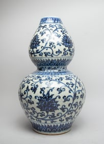 Large Chinese Export Porcelain Gourd Vase